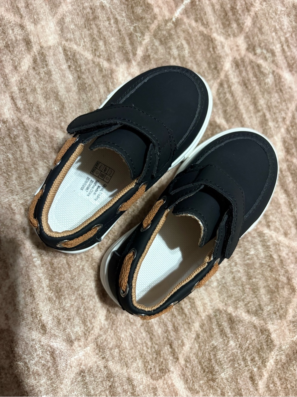 SHEIN Black Kids Sneakers with Brown Accents